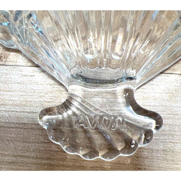 Avon Clear Glass Fan-Shaped Decorative Dish With Intricate Diamond Pattern - Picture 5 of 5